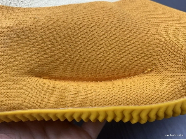 GW5353 Adidas Yeezy Sulfur Knit RNR 0811